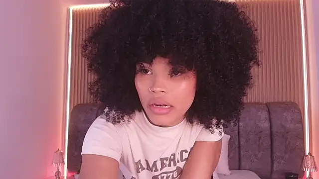 Snapshot of naia_blessed chatting on February 2026 07:10:02 PM naia blessed online show from February 2026 07:10:02 PM