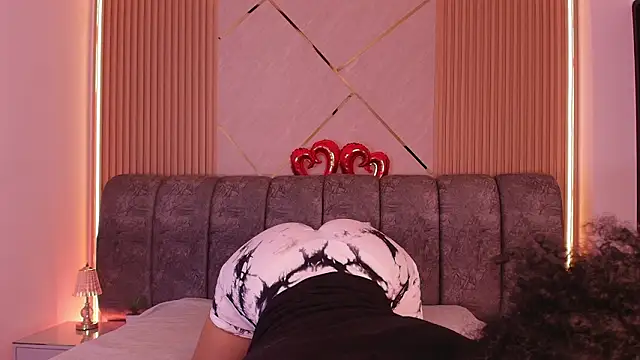 Snapshot of naia_blessed chatting on February 2026 07:12:01 PM naia blessed online show from February 2026 07:12:01 PM