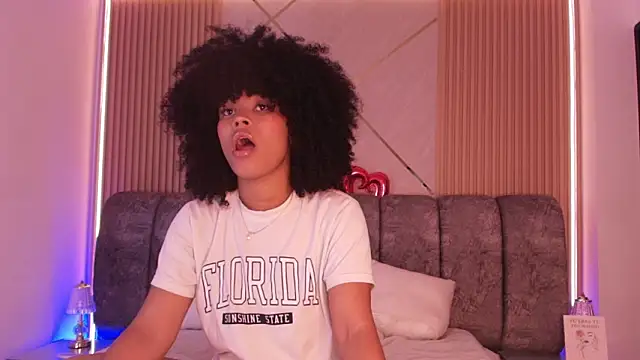 Snapshot of naia_blessed chatting on March 2026 07:10:02 PM naia blessed online show from March 2026 07:10:02 PM