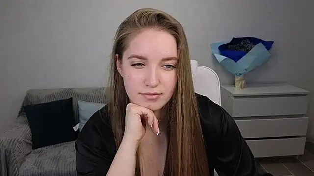 EvaMaddison online show from January 2025 12:00:01 PM