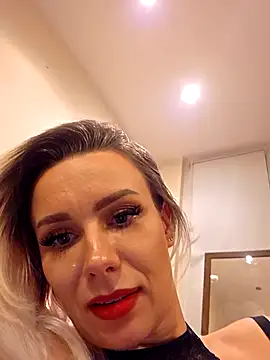 AureliaDoux online show from April 2026 09:39:33 PM