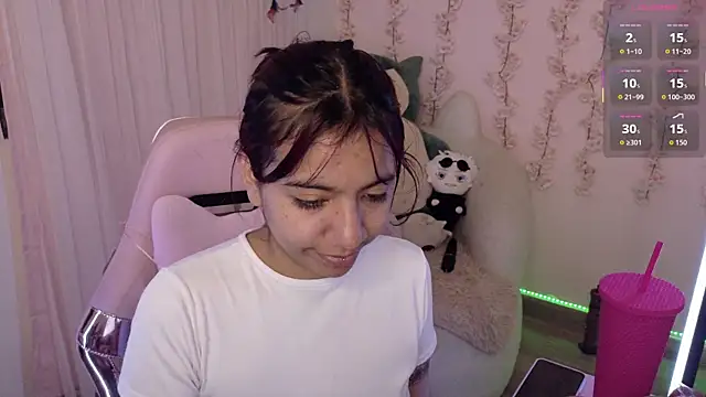 Snapshot of Nami_usagi chatting on May 2026 05:53:02 PM Nami usagi online show from May 2026 05:53:02 PM