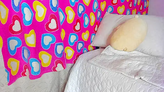 Snapshot of caroline_tovar chatting on January 2025 04:20:01 AM caroline tovar online show from January 2025 04:20:01 AM