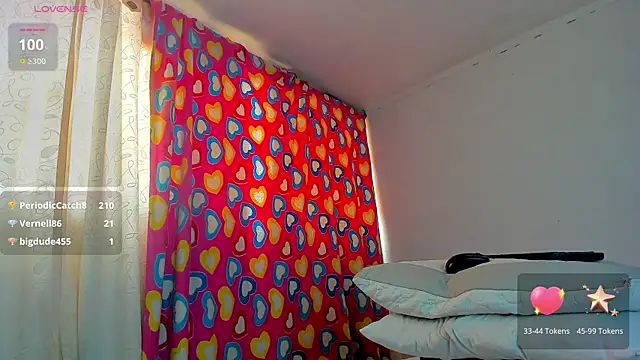 Snapshot of caroline_tovar chatting on February 2025 08:05:01 PM caroline tovar online show from February 2025 08:05:01 PM