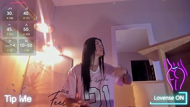 Snapshot of bonie_lov chatting on December 2025 10:48:01 PM bonie lov online show from December 2025 10:48:01 PM