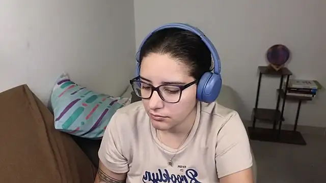 blue  moon  online show from February 2026 02:18:02 AM