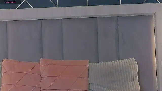 EmyLaveau online show from November 2025 06:24:02 AM