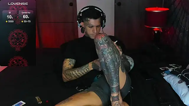 Snapshot of josh__ackerman chatting on December 2025 06:36:02 PM josh ackerman online show from December 2025 06:36:02 PM