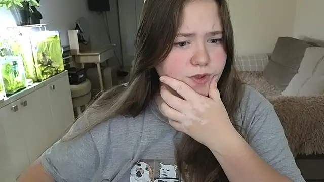 remirann  online show from December 2025 12:45:02 PM