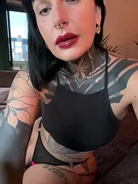 InkedBiitch online show from April 2026 04:17:01 AM