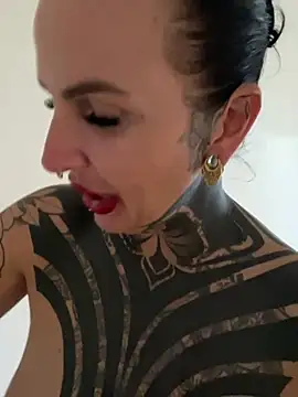 InkedBiitch online show from May 2026 04:45:02 PM