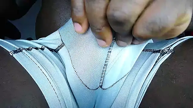 MAXJONES 2 online show from May 2026 04:44:02 PM