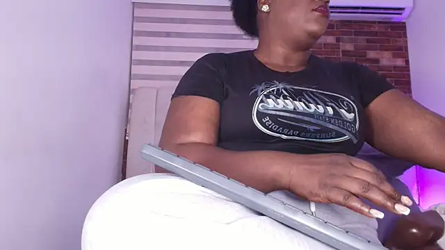  ebony-queen  online show from March 2026 03:01:01 AM