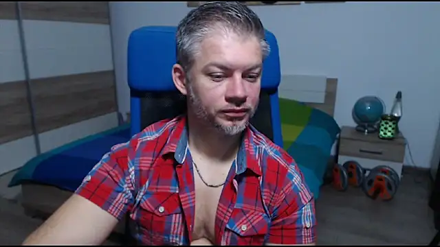 RobbyShawz online show from October 2025 04:22:01 AM