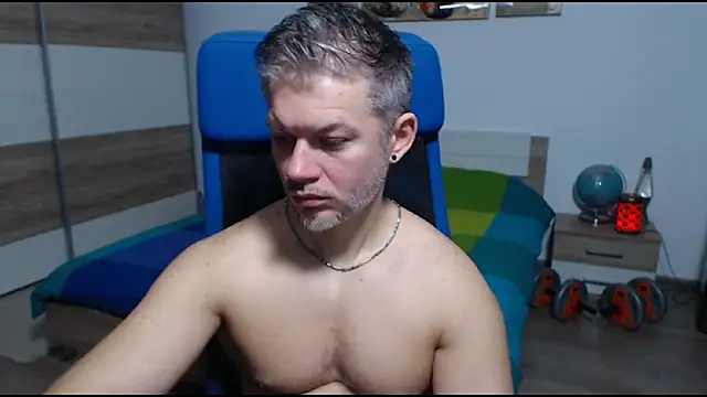 RobbyShawz online show from October 2025 04:12:01 AM