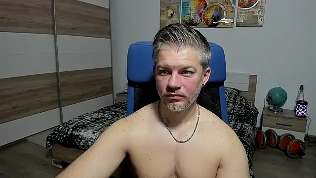 Snapshot of RobbyShawz chatting on May 2026 05:45:01 AM RobbyShawz online show from May 2026 05:45:01 AM