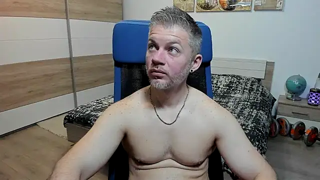 Snapshot of RobbyShawz chatting on May 2026 04:28:01 AM RobbyShawz online show from May 2026 04:28:01 AM