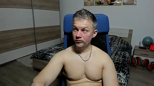Snapshot of RobbyShawz chatting on May 2026 04:30:01 AM RobbyShawz online show from May 2026 04:30:01 AM