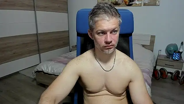 Snapshot of RobbyShawz chatting on May 2026 04:21:02 AM RobbyShawz online show from May 2026 04:21:02 AM