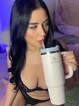 Celinaax online show from May 2026 05:48:02 AM