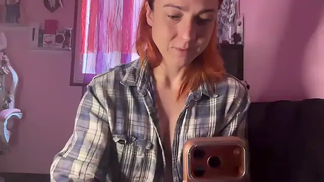 Nikky Divine online show from February 2026 08:22:01 AM