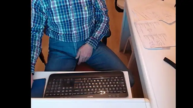 Snapshot of dutchpornking chatting on January 2025 04:55:02 PM dutchpornking online show from January 2025 04:55:02 PM