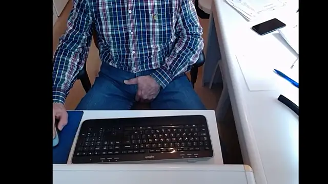 Snapshot of dutchpornking chatting on January 2025 01:19:02 PM dutchpornking online show from January 2025 01:19:02 PM