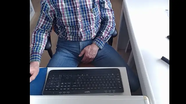 Snapshot of dutchpornking chatting on February 2025 12:14:02 PM dutchpornking online show from February 2025 12:14:02 PM