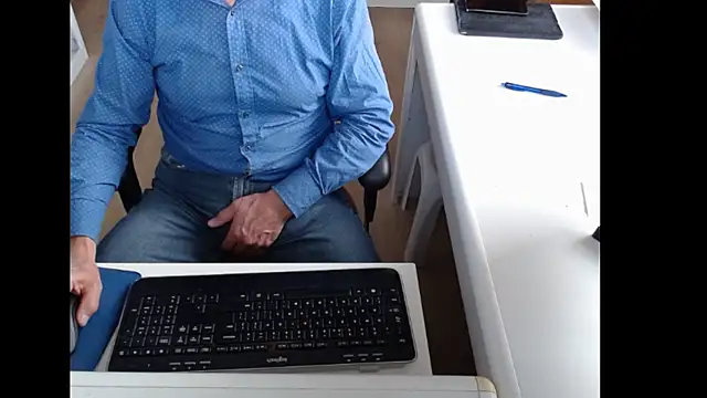 Snapshot of dutchpornking chatting on October 2025 07:39:02 AM dutchpornking online show from October 2025 07:39:02 AM