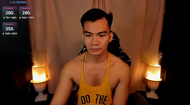 Snapshot of 000batman000 chatting on February 2025 02:08:02 AM 000batman000 online show from February 2025 02:08:02 AM