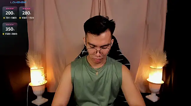 Snapshot of 000batman000 chatting on February 2025 01:40:02 AM 000batman000 online show from February 2025 01:40:02 AM