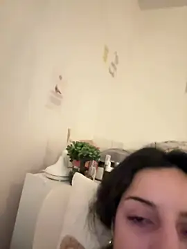 Prettylilgirll online show from June 2026 01:15:01 PM