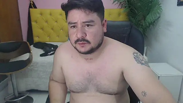 Snapshot of oso_dirty_ chatting on February 2025 05:31:01 PM oso dirty  online show from February 2025 05:31:01 PM