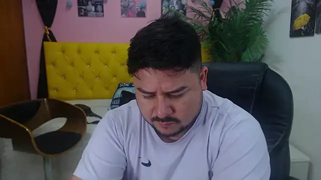 Snapshot of oso_dirty_ chatting on February 2025 05:39:01 PM oso dirty  online show from February 2025 05:39:01 PM