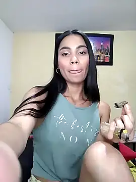 Snapshot of iamemmablake chatting on December 2024 04:03:02 AM iamemmablake online show from December 2024 04:03:02 AM