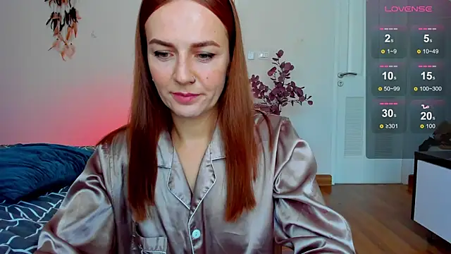 Snapshot of BritneyHall chatting on January 2025 07:17:01 AM BritneyHall online show from January 2025 07:17:01 AM