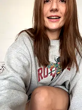 Snapshot of BritneyHall chatting on October 2025 09:42:01 AM BritneyHall online show from October 2025 09:42:01 AM