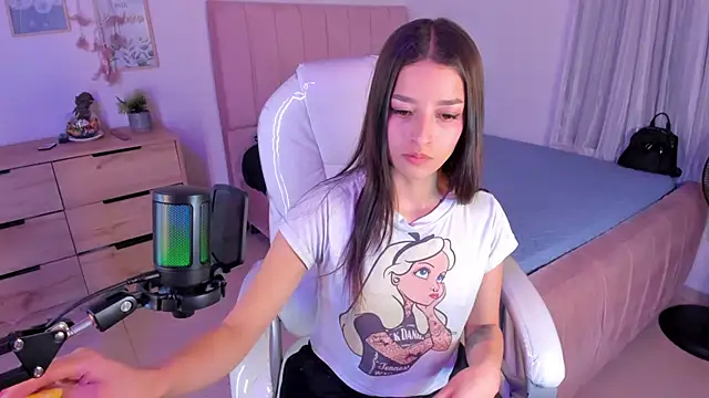 Amaia Daniells online show from March 2025 03:20:01 AM