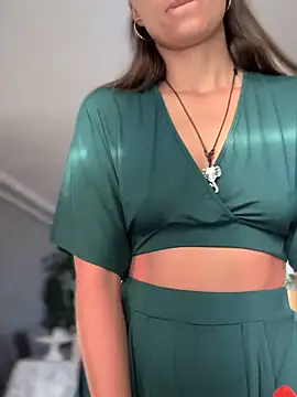 Snapshot of YOUR-KARINA chatting on December 2024 06:43:01 AM YOUR-KARINA online show from December 2024 06:43:01 AM