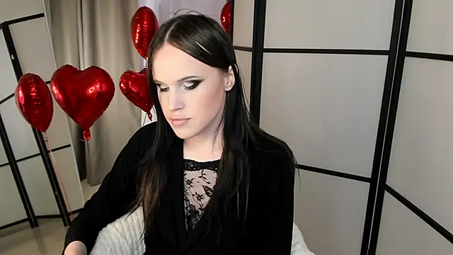 EffieMinki online show from February 2026 11:47:02 AM