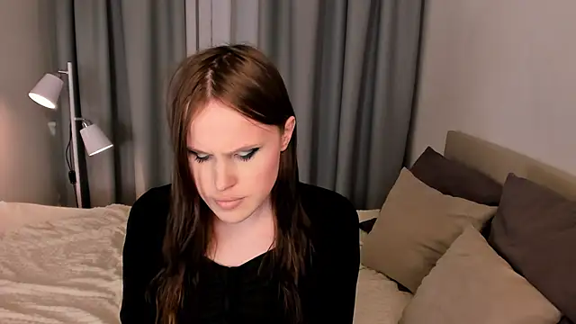 EffieMinki online show from April 2026 09:09:02 PM