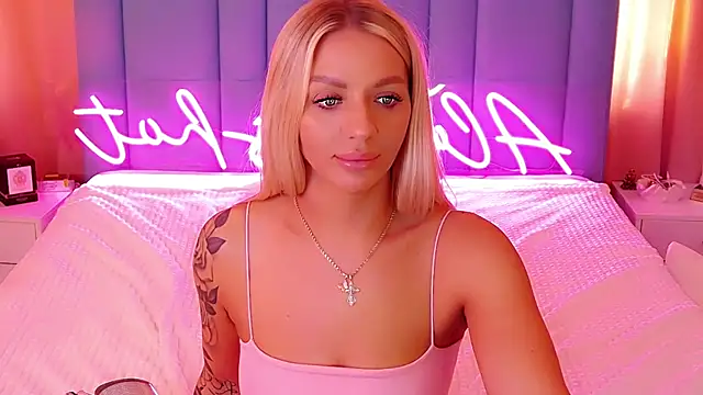 Snapshot of AllwaysHotJ chatting on December 2024 07:35:02 AM AllwaysHotJ online show from December 2024 07:35:02 AM