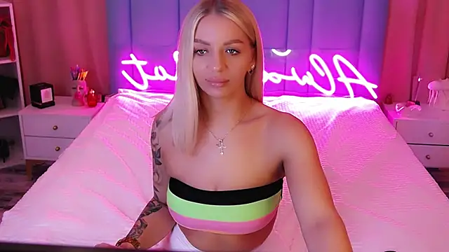 Snapshot of AllwaysHotJ chatting on January 2025 02:25:01 AM AllwaysHotJ online show from January 2025 02:25:01 AM