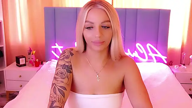 Snapshot of AllwaysHotJ chatting on January 2025 06:17:01 AM AllwaysHotJ online show from January 2025 06:17:01 AM