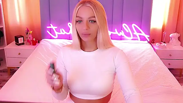 Snapshot of AllwaysHotJ chatting on January 2025 05:53:01 AM AllwaysHotJ online show from January 2025 05:53:01 AM