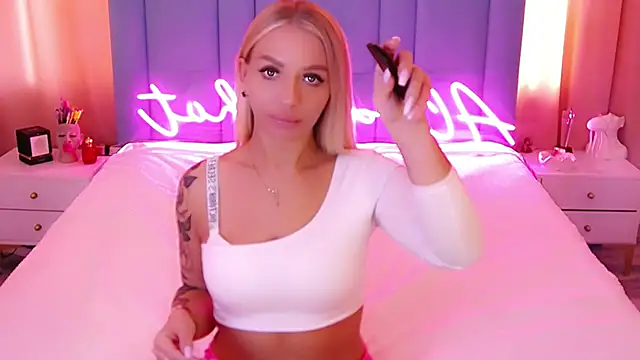 Snapshot of AllwaysHotJ chatting on January 2025 06:24:01 AM AllwaysHotJ online show from January 2025 06:24:01 AM