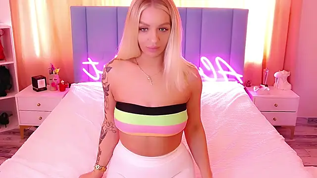 Snapshot of AllwaysHotJ chatting on February 2025 06:43:01 AM AllwaysHotJ online show from February 2025 06:43:01 AM