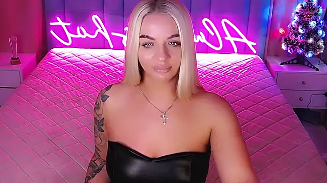 Snapshot of AllwaysHotJ chatting on January 2026 02:17:01 AM AllwaysHotJ online show from January 2026 02:17:01 AM