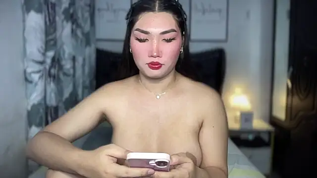 Snapshot of Miss_Deliciousness chatting on April 2026 04:28:02 PM Miss Deliciousness online show from April 2026 04:28:02 PM
