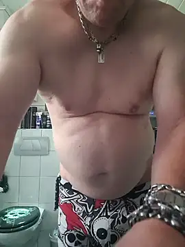 tomtom111111 online show from September 2025 10:05:01 AM